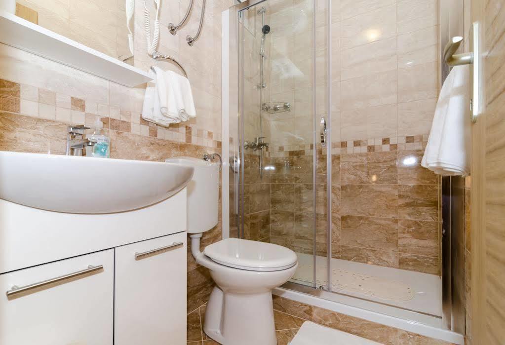 Guest House Anica Ντουμπρόβνικ Εξωτερικό φωτογραφία